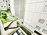その他：暮らしの中で光と風を演出してくれるバルコニー。開放感を演出しながら、爽やかな風が通ってきます。