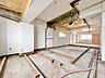 室内：室内リノベーション中。