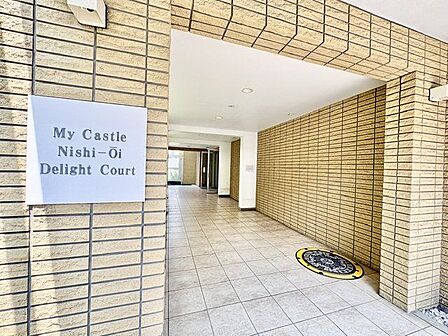 帰宅されるご家族や、訪れる方を優しく迎える・安らぎに満ちた生活空間を予感させてくれます。