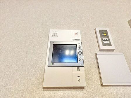 「見える安心」をカタチにしました。誰が来てもわかる様にモニター付きインターホンを設置。