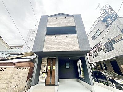 外観:洗練されたデザインと機能性が織りなすこだわりの住空間。ゆったりとした時間をお過ごしください。 外観:洗練されたデザインと機能性が織りなすこだわりの住空間。ゆったりとした時間をお過ごしください。