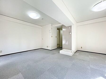 立地を活かした事務所としての使用も。