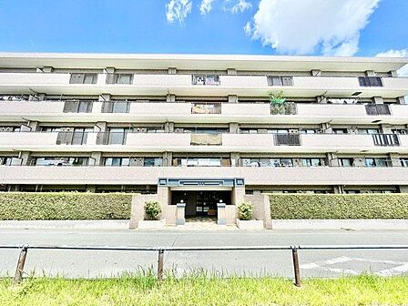 自然豊かな環境と多彩な生活利便施設が揃っています。ひとりひとりが笑顔になれる暮らし。
