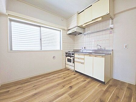 忙しくて慌ただしい毎日でも、手軽なお手入れで綺麗が続く理想のキッチン。