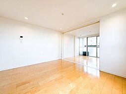 壁紙や各設備の素材感、天井までの高さなど、写真では伝えられないポイントを実際にお確かめください。