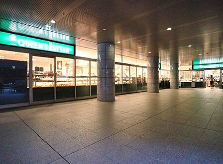 クイーンズ伊勢丹白金高輪店 300m