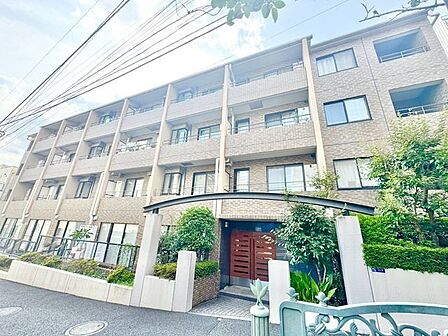 凛とした深みを纏うヴィンテージマンション。ゆとりある日々は、この美しい住まいから。