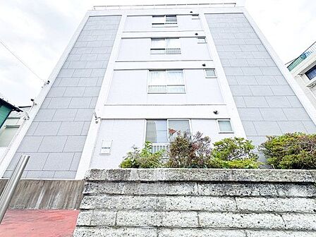 住む人がいつまでも心地良さを感じ続けられる多様な住空間を創造します。
