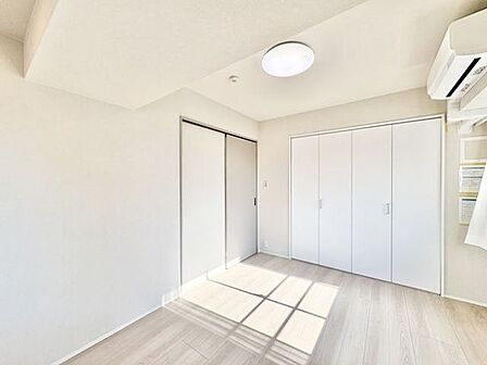 明るい日差しが差し込む空間。美しい街並みと穏やかな住環境でやすらぎの暮らしを叶えます。