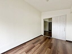 シンプル・イズ・ベストが基本。プレーンな空間を自分好みに。いつまでも快適に暮せる住まいへ。