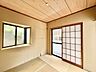 寝室：一日の疲れをいやしてくれる主寝室。時を忘れて過ごす場所として過ごせるお部屋。
