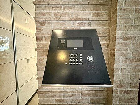 オートロック機能付で、安心のセキュリティ。毎日の暮らしを優しくサポートしてくれます。