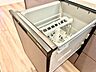 キッチン：ビルトイン食洗機は作業台が広く使え、見た目もスッキリ。節水や節電も充実して家事の手助けをしてくれます。