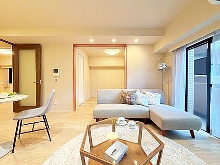 豊かな居住性と、クオリティが見事に調和した住空間は、住まうことの喜びを感じさせてくれます。