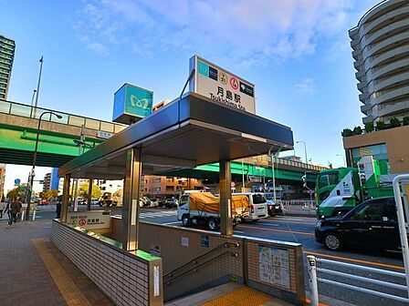月島駅 50m