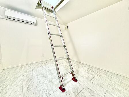 地下1Fに多目的に利用可能なフリースペース有。