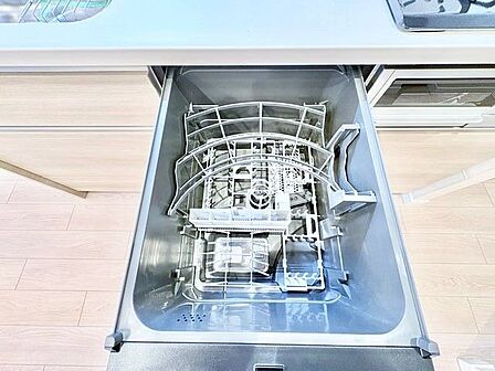 ビルトイン食洗機を採用。様々なシーンで家事の時短に役立ちます。