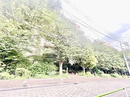 おしゃれな雰囲気や自然の潤い、親しみやすさといった個性を、街に新たな価値をもたらし続けてくれます。
