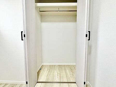 各部屋を最大限に広く使って頂ける様、全居住スペースに収納付。プライベートルームはゆったりと快適に。
