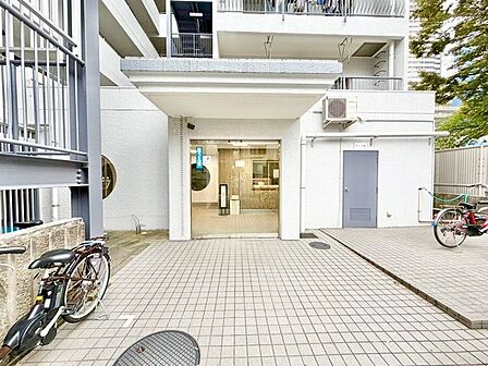 帰宅されるご家族や、訪れる方を優しく迎える・安らぎに満ちた生活空間を予感させてくれます。