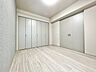 寝室：リビングで楽しく過ごした後はプライベートな時間を満喫。静かな環境でリラックスタイムをお過ごし下さい。