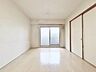 室内：伸びやかな空間のなかで、ゆったりとしたひと時を過ごせます。