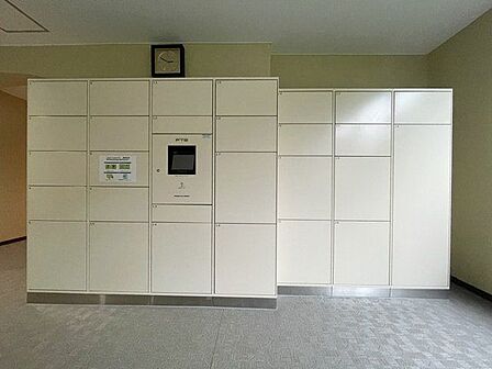 宅配ボックス有。お仕事やお出かけで荷物が受け取れない時も大変便利です。