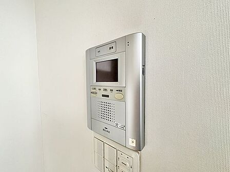 「見える安心」をカタチにしました。誰が来てもわかる様にモニター付きインターホンを設置。