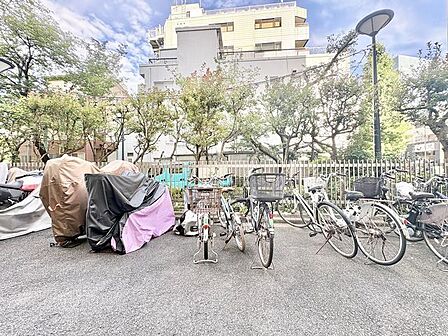 敷地内駐輪場。