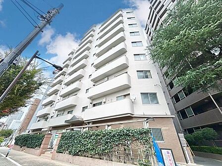 一日のはじまり、一日の終わり、お住まいは変わらずご家族を見守り、受け入れてくれます。(空の加工を生成AIで行っています)
