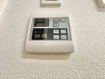 床暖房付き。冬場も足元暖かく快適です。