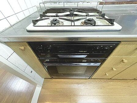お料理を作って食べて、いつもと変わらないひと時がとっておきの時間へ。キッチンから心豊かな暮らしを。