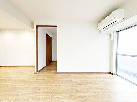 お気に入りのこの場所。いつもと変わらない週末のひととき。なんでもない朝の会話さえもとっておきの時間。