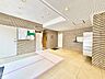 エントランス：心も体もあたたまる、ほっとしたひとときをこのマンションですごしてみませんか。
