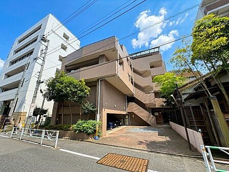 それぞれが思い描く理想の「ライフスタイル」や「ライフステージ」を実現するために。(空の加工を生成AIで行っています)