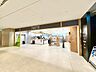 周辺：ファミマ麻布台ヒルズ店 290m