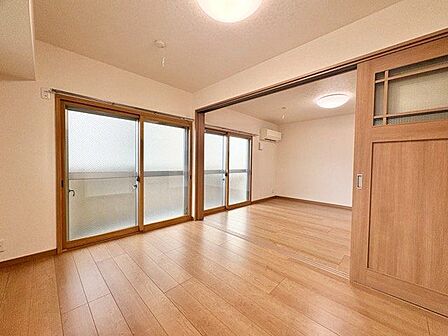 太陽の恵みを一気に受けた明るくあたたかいお住まい。吹きぬける風を感じながら爽やかで風通しの良い暮らし。