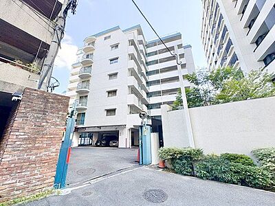 外観:流行に左右されず、将来にわたって価値が継続する「上質」な佇まい。 外観:流行に左右されず、将来にわたって価値が継続する「上質」な佇まい。