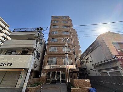 外観:爽やかな青空の下に贅沢なほどに降り注ぐ陽光、豊かな居住性。クオリティが見事に調和した住空間。 外観:爽やかな青空の下に贅沢なほどに降り注ぐ陽光、豊かな居住性。クオリティが見事に調和した住空間。