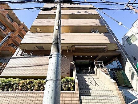 陽射しとともに、少しづつ装いを変える街の景観から、この街ならではの美しい風景とここから紡がれる物語。