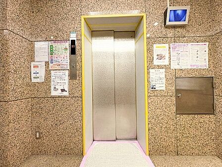 エレベーター完備。