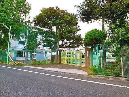 世田谷区立九品仏小学校 550m