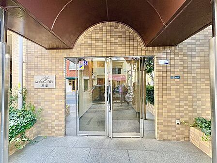 訪れる方々を優しく包み込み、心地よい空間を演出します。