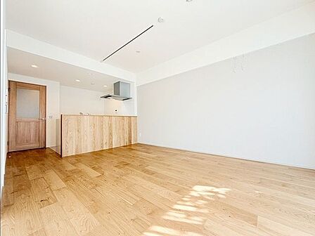 ここにはみんなが集い、食事と楽しい会話が始まる。そんな束の間の幸せを感じさせてくれる場所でありたい。