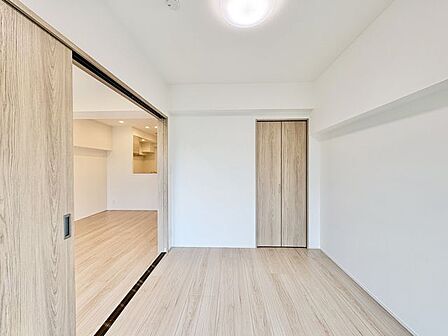 各居室にクローゼットをご用意。タンスなどを置かなくてもいいので、お部屋を広く使うことができます。