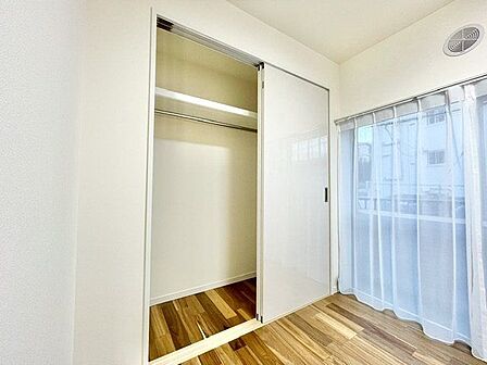 プレーンな空間を自分のスタイルに染める。いつまでも快適に暮せる住まいへ。