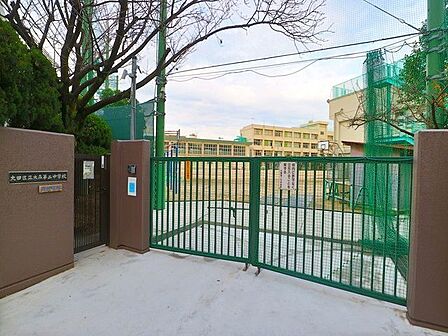 大田区立大森第二中学校 1300m