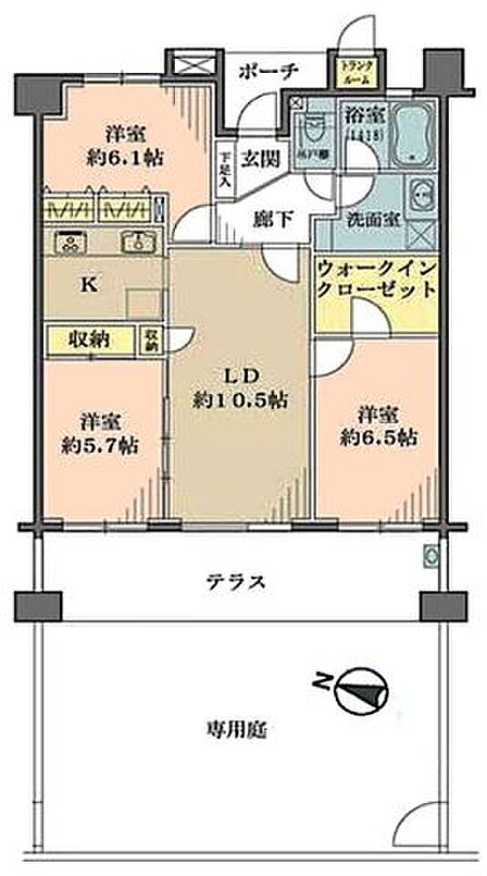 小さなお子様やご年配の方にも安心の1階住戸。南西側に日当り良いテラスと専用庭た付いた3LDK。内装リフォーム済です。