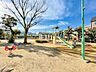 周辺：本町1丁目広場遊園 徒歩11分。 820m