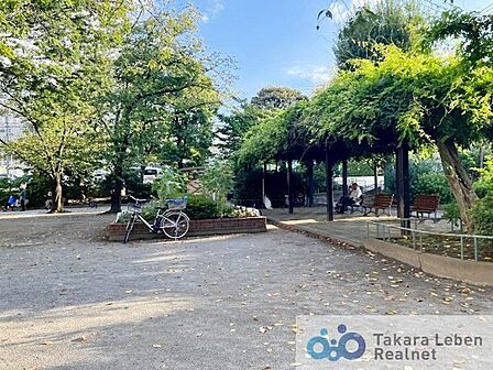 西徳第一公園 徒歩7分。 560m